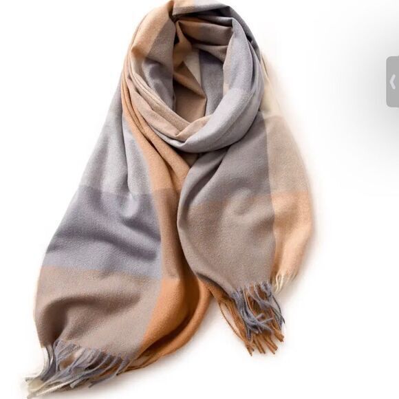 New women’s warm, soft winter scarf - Picture 1 of 6
